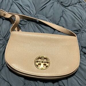 Tory Burch Beige Shoulder Bag with Gold Emblem